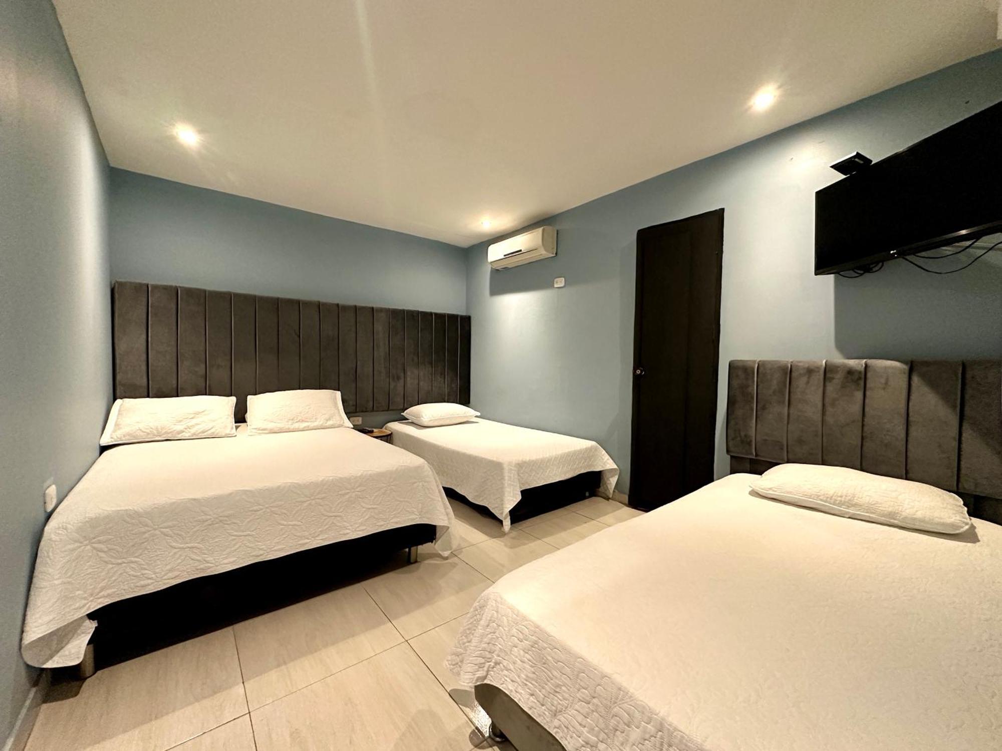 Hotel Londres Valledupar Bagian luar foto